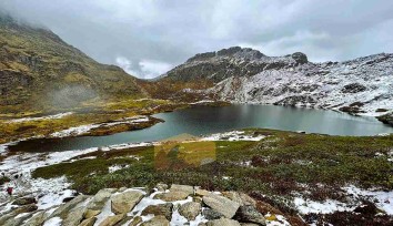 Makalu Base Camp with Arun & Barun Valley Trek